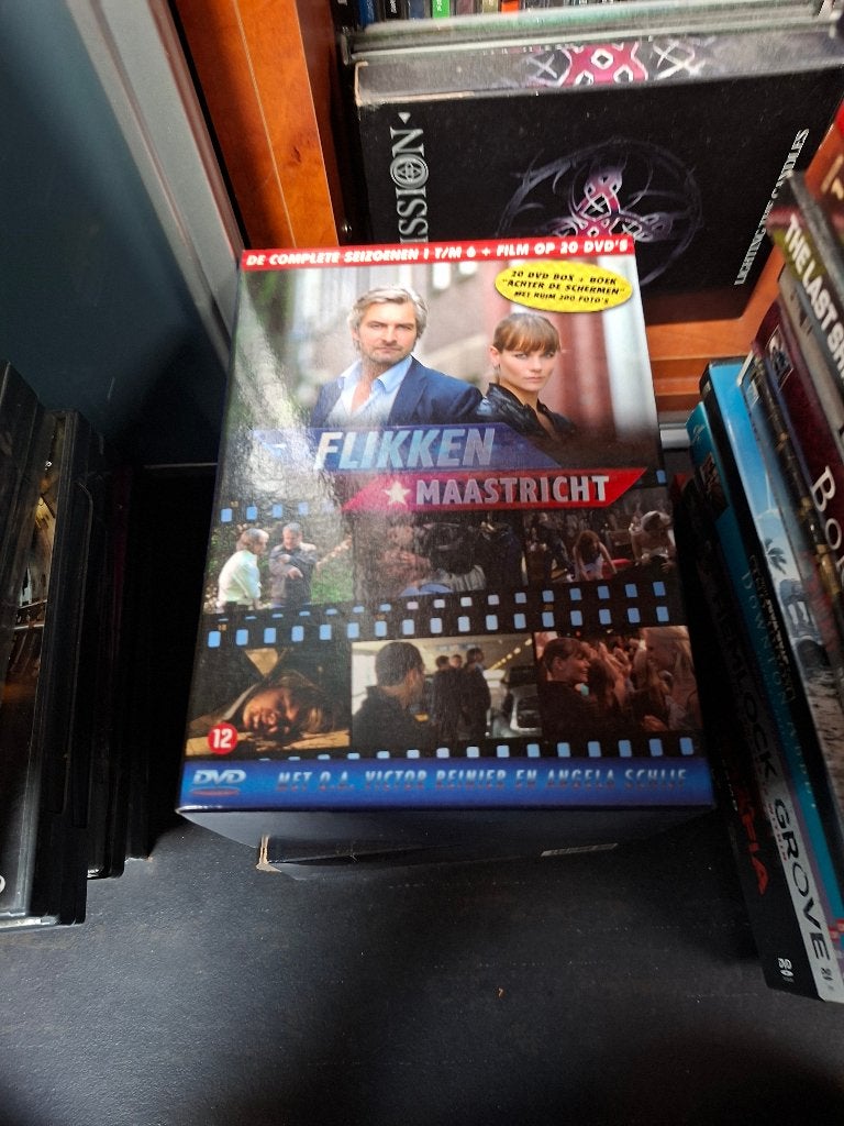 dvd - flikken maastricht - seizoenen 1/6 - 20 dvd - doos 5, Cd's en Dvd's, Misdaad, Zo goed als nieuw, Extra's, Vanaf 12 jaar