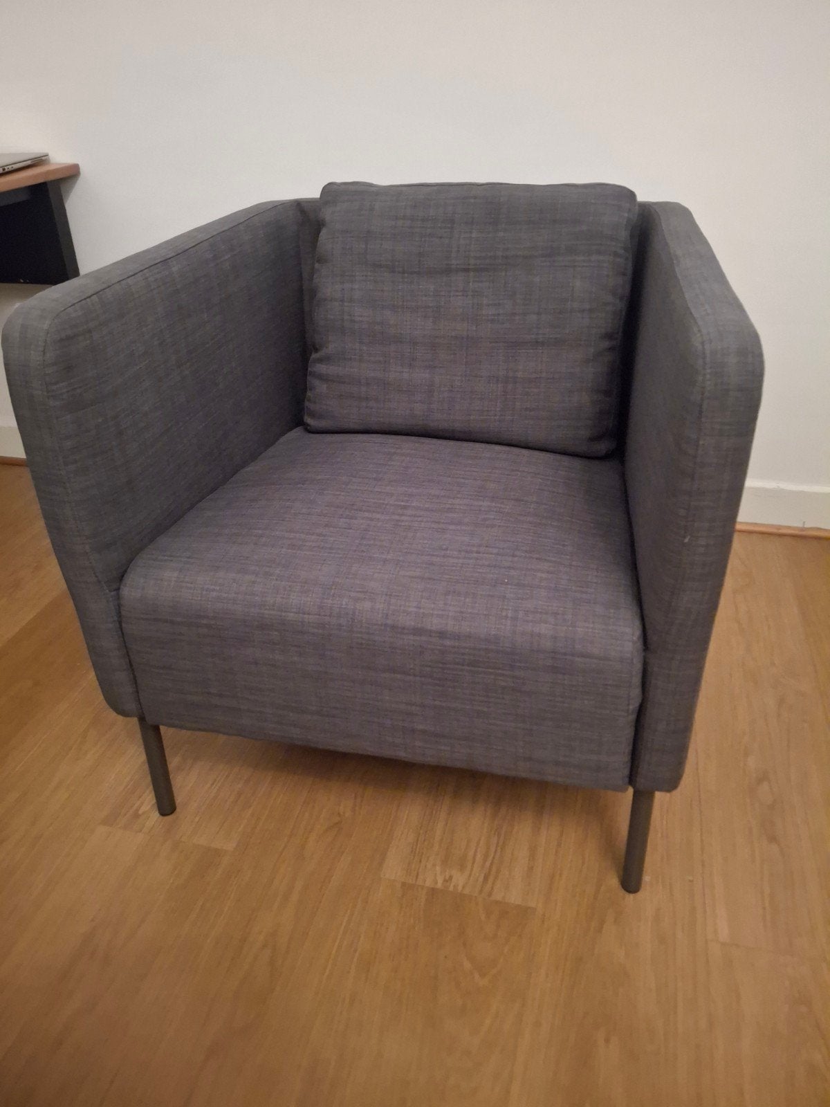 Fauteuil IKEA EKERÖ – Gris foncé – Très bon état, Maison & Meubles, Synthétique, Moins de 75 cm, Enlèvement, Utilisé