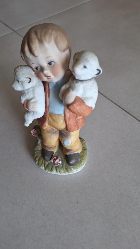 Porselein beeldje, Verzamelen, Ophalen of Verzenden, Gebruikt, Hummel