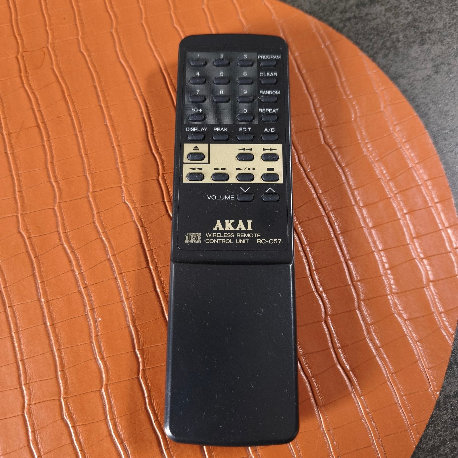 AKAI Rc c57, TV, Hi-fi & Vidéo, Télécommandes, Enlèvement ou Envoi