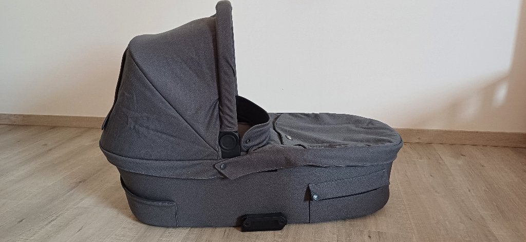 Mutsy koets draagtas wieg rain cover black grijs nio editie, Gebruikt, Mutsy, Verstelbare duwstang, Ophalen