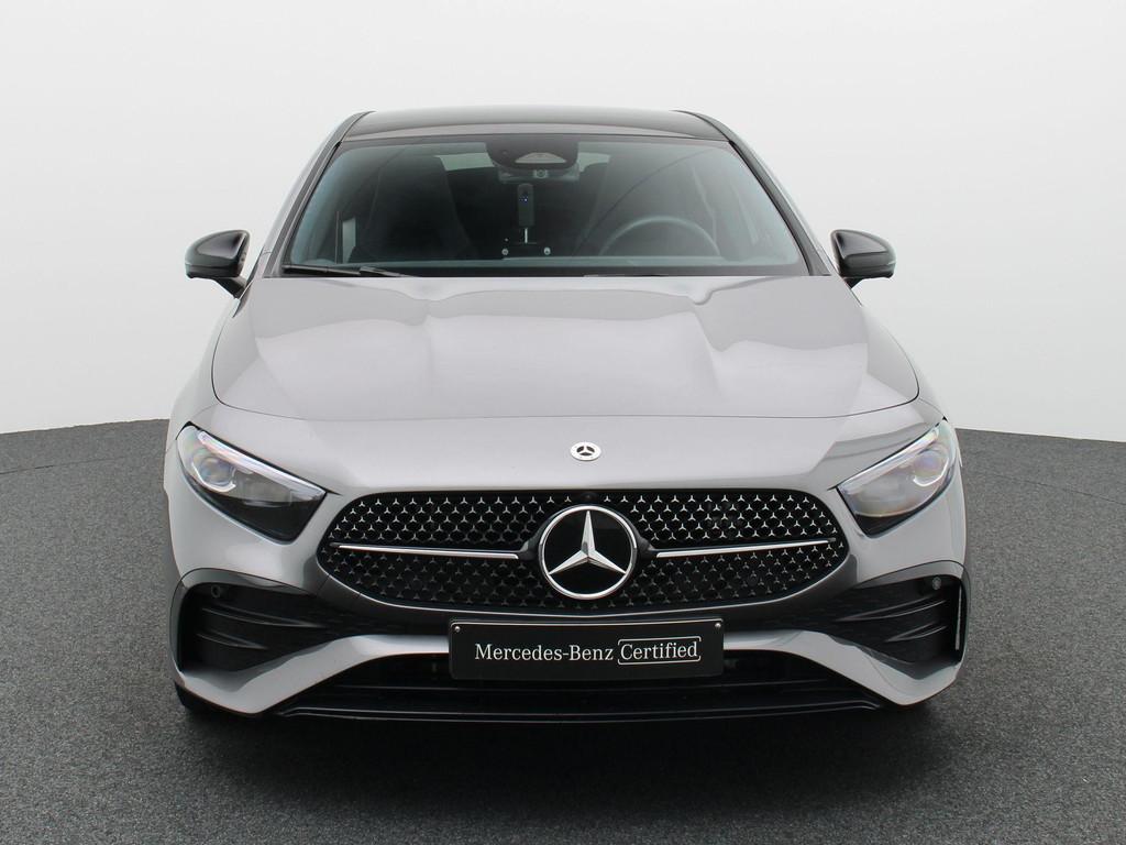 Mercedes-Benz A 250 e AMG Line + PREMIUM PLUS + PANO DAK + M, Auto's, Zwart, 16 kWh, Bedrijf, 5 zetels