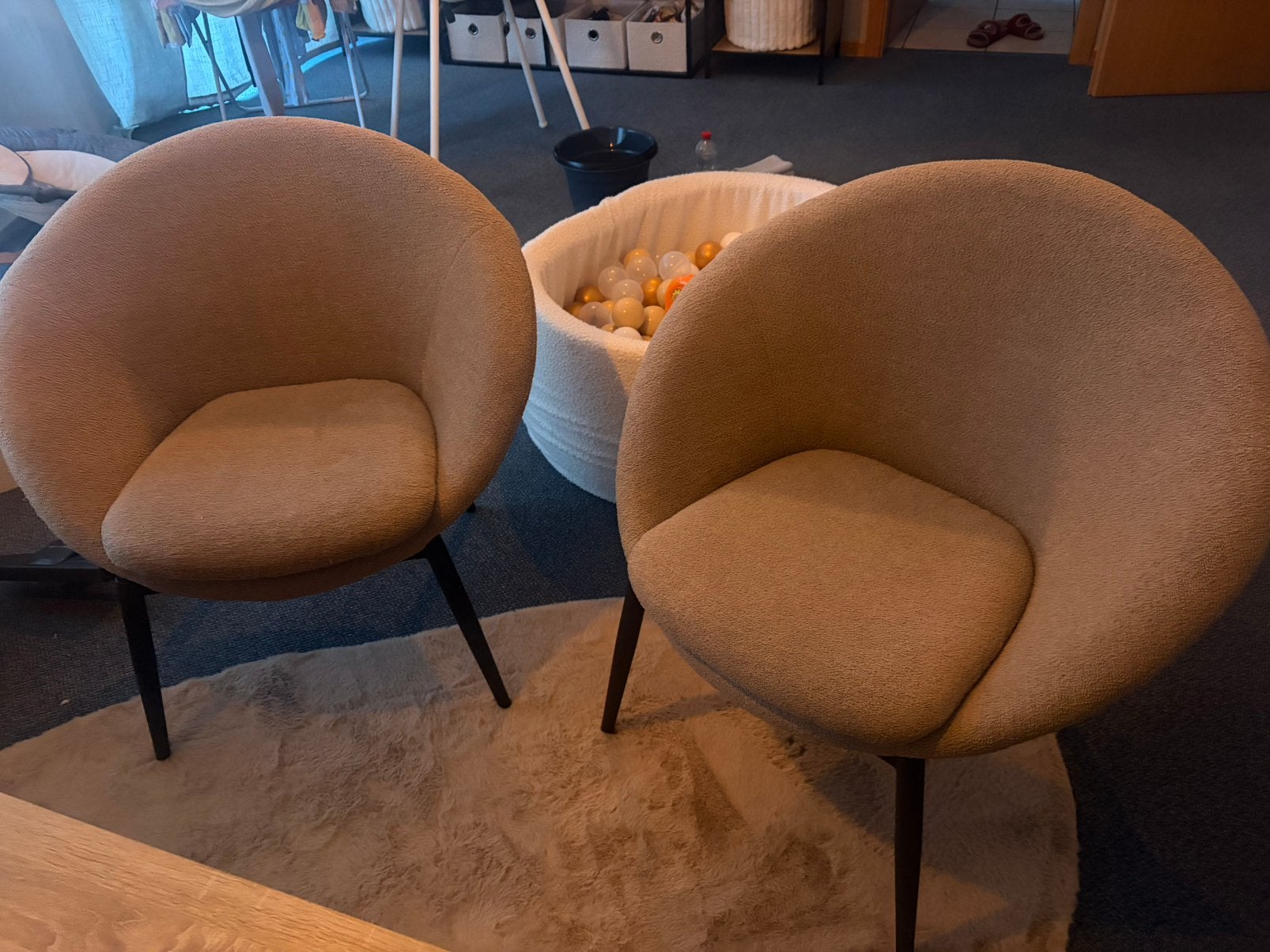 Couch teddy stoff en twee zettels ook teddy stoff Braun, Ophalen, Zo goed als nieuw