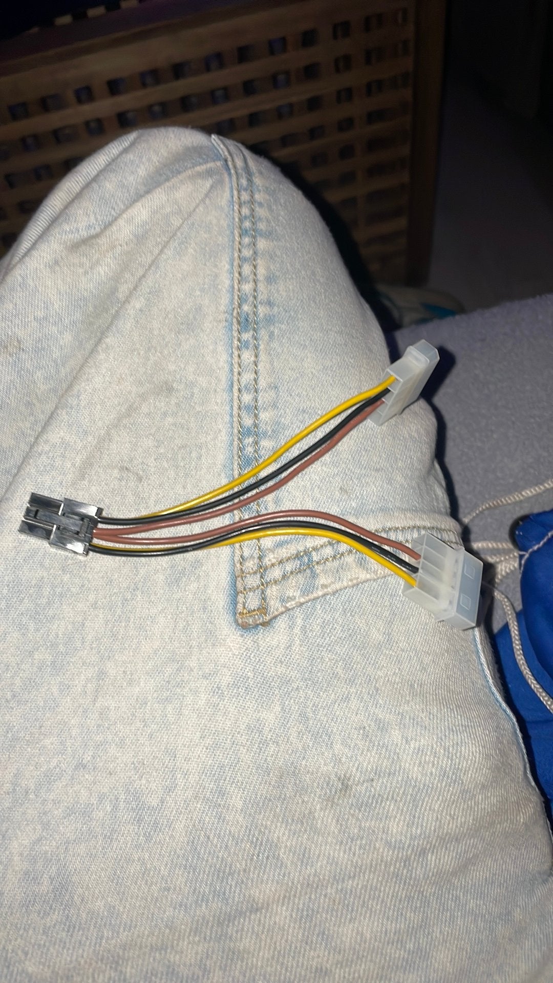 Van fan conector naar pcie 6pin voor gpu, Computers en Software, Pc- en Netwerkkabels, Ophalen, Zo goed als nieuw