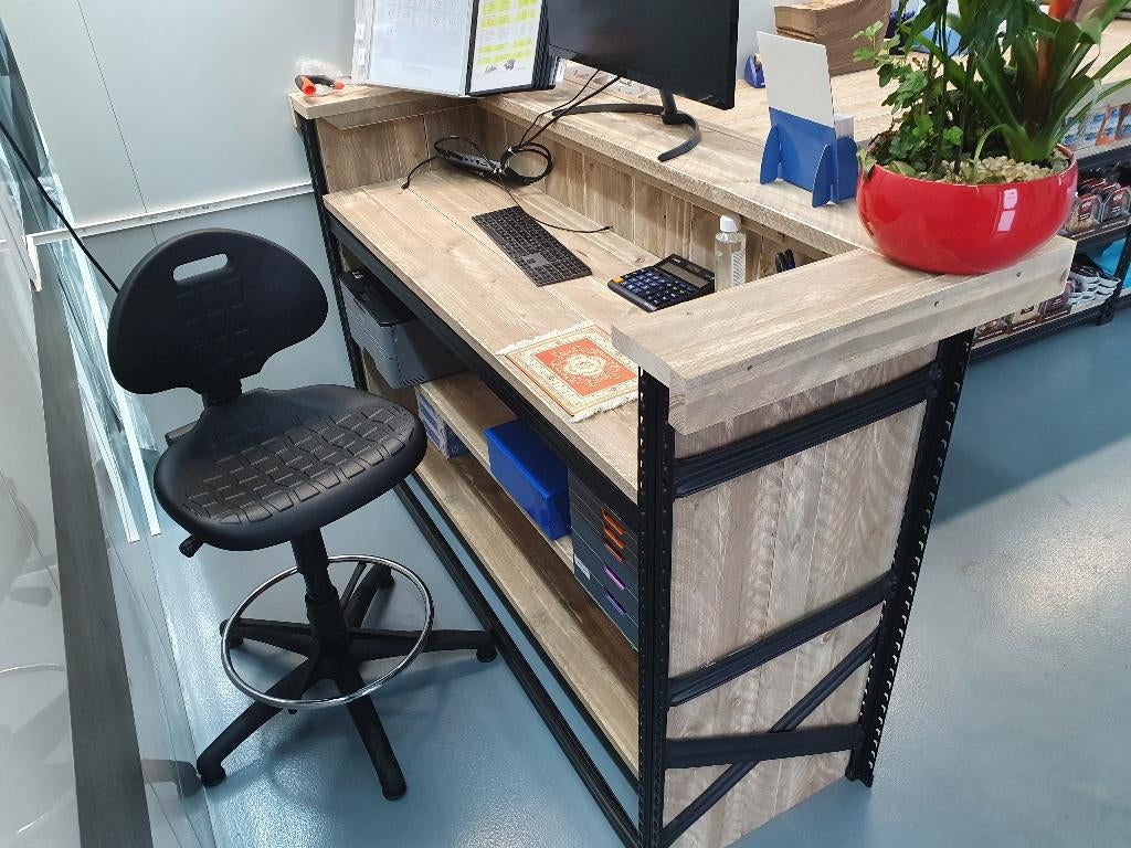 Unieke toog, winkelbalie van steigerhout en staal maatwerk, Ophalen, Nieuw in verpakking, Toonbank