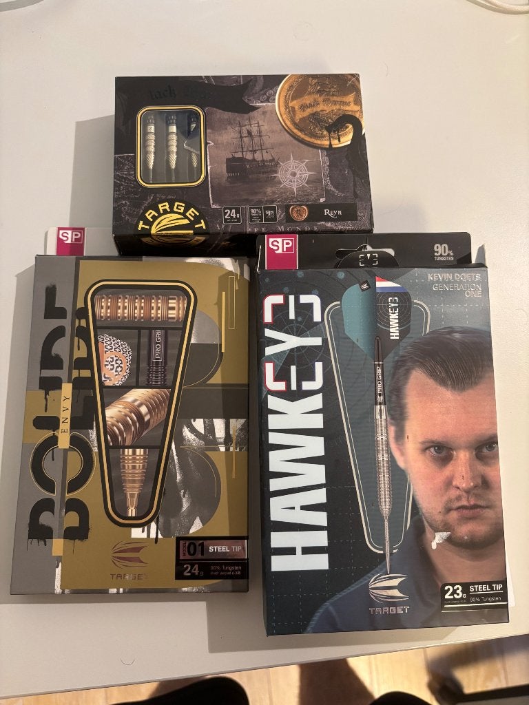 Darts sets target, Sport en Fitness, Darts, Ophalen of Verzenden, Zo goed als nieuw, Pijlen