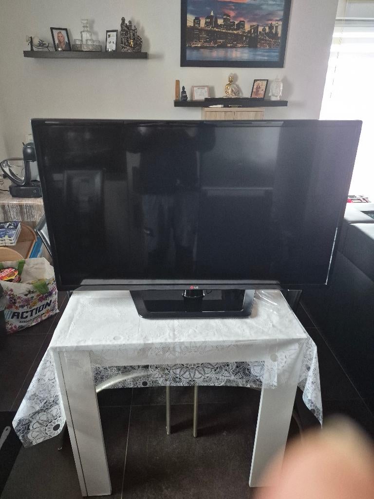 À vendre écran plat LG de 107 cm, TV, Hi-fi & Vidéo, Télévisions, Comme neuf, 100 cm ou plus, LG, Enlèvement