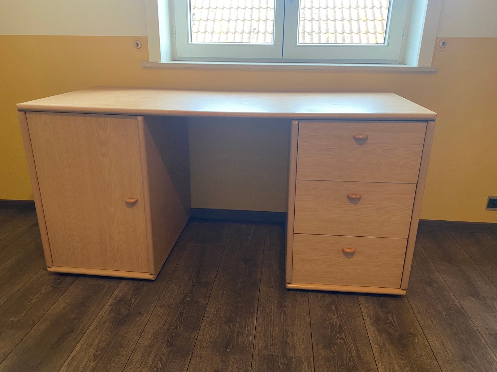Bureau, Ophalen, Zo goed als nieuw