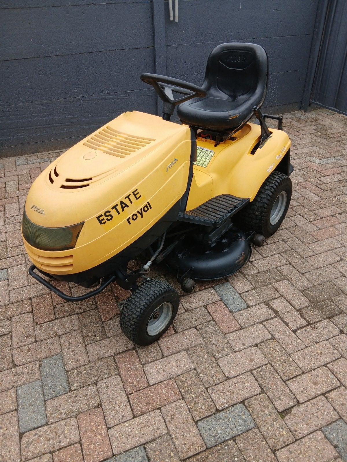 Stiga Estage royal briggs&stratton 17.5 hp st, Jardin & Terrasse, Tondeuses autoportées, Enlèvement