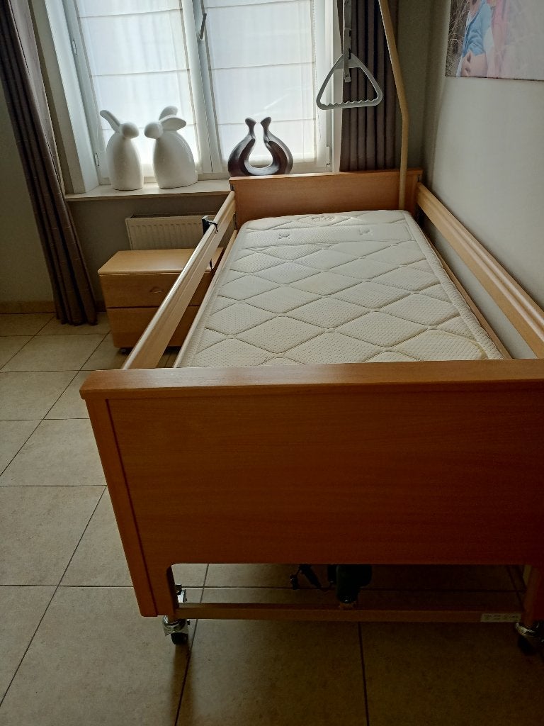 ziekenhuisbed met nachttafel en papegaai beuk 90x200, Divers, Matériel Infirmier, Enlèvement, Utilisé