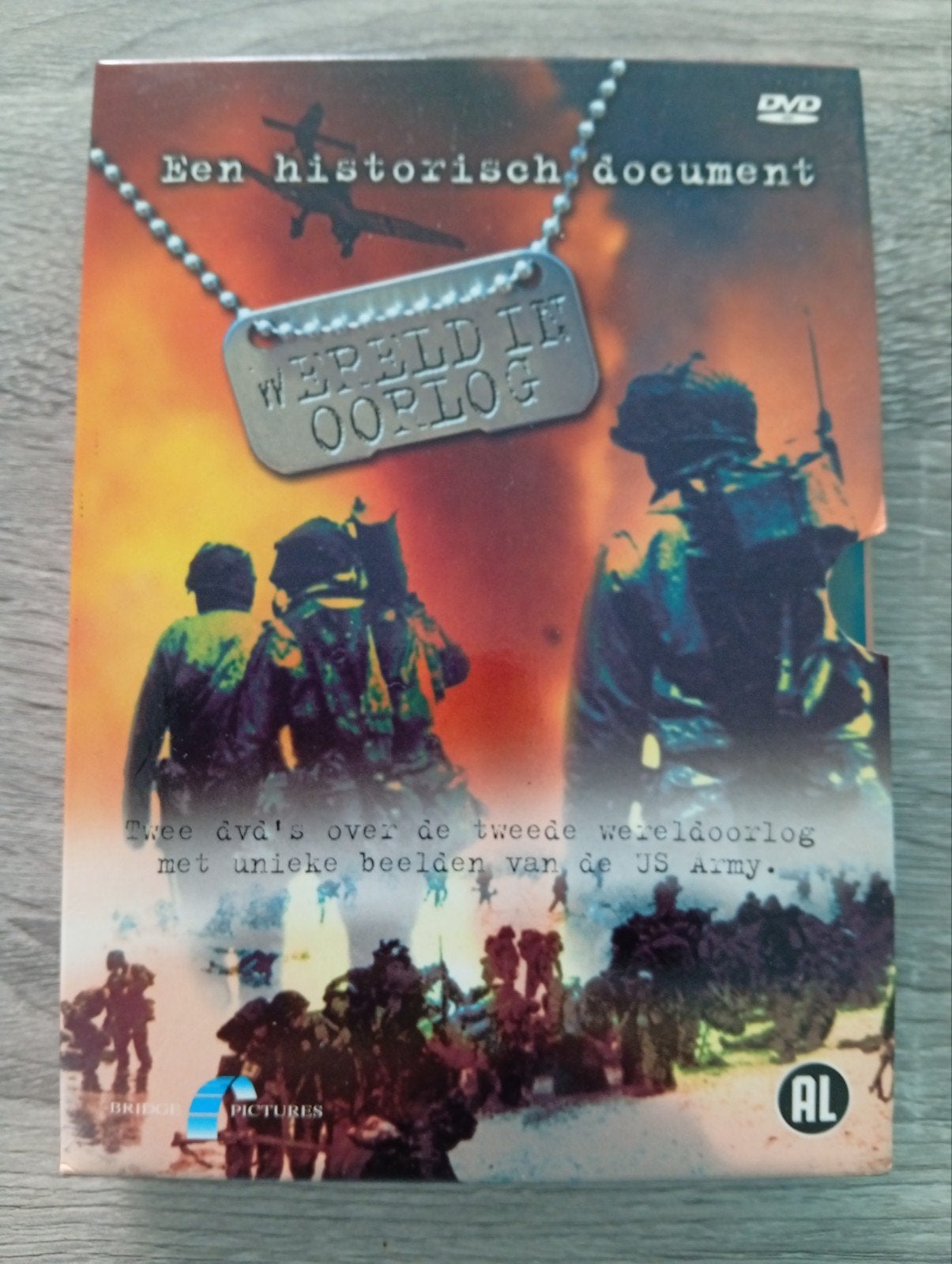DVD documentaire sur la guerre mondiale, Comprend un boîtier, Enlèvement ou Envoi, Anglais, Tous les âges