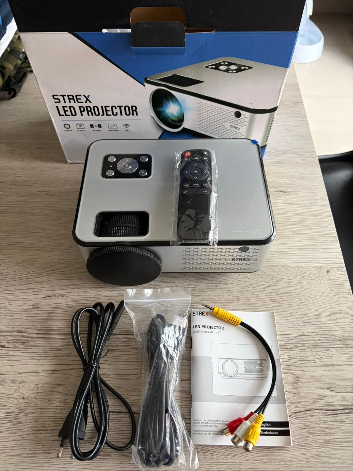 Strex Beamer, Audio, Tv en Foto, Beamers, LED, Strex, Ophalen of Verzenden, Zo goed als nieuw
