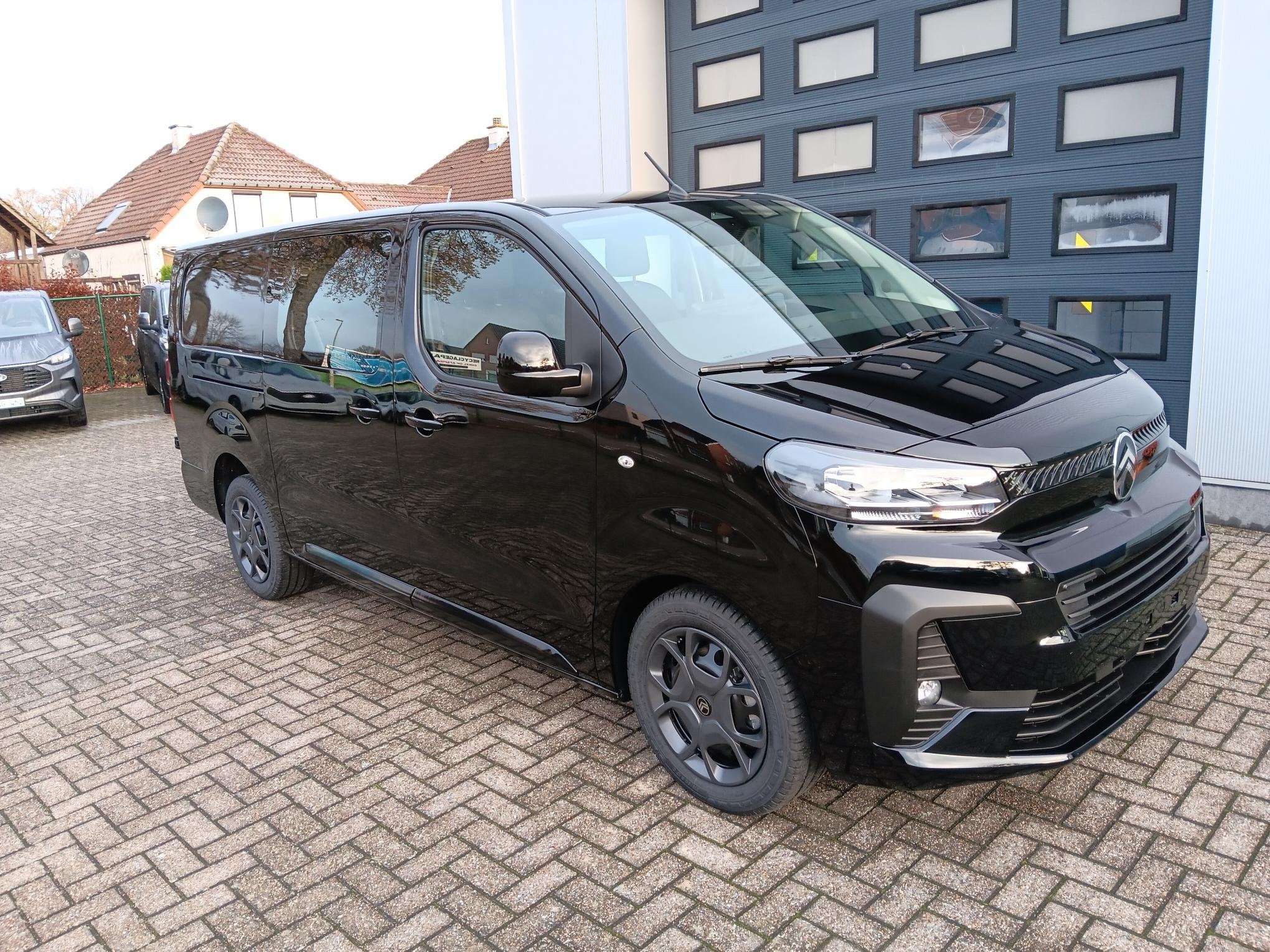 Citroën Jumpy 5pl Dub Cab 180pk Automaat 30000ex btw NIEUW, Auto's, https://public.car-pass.be/vhr/cb421475-4d56-492b-a9f9-fd4321b09319