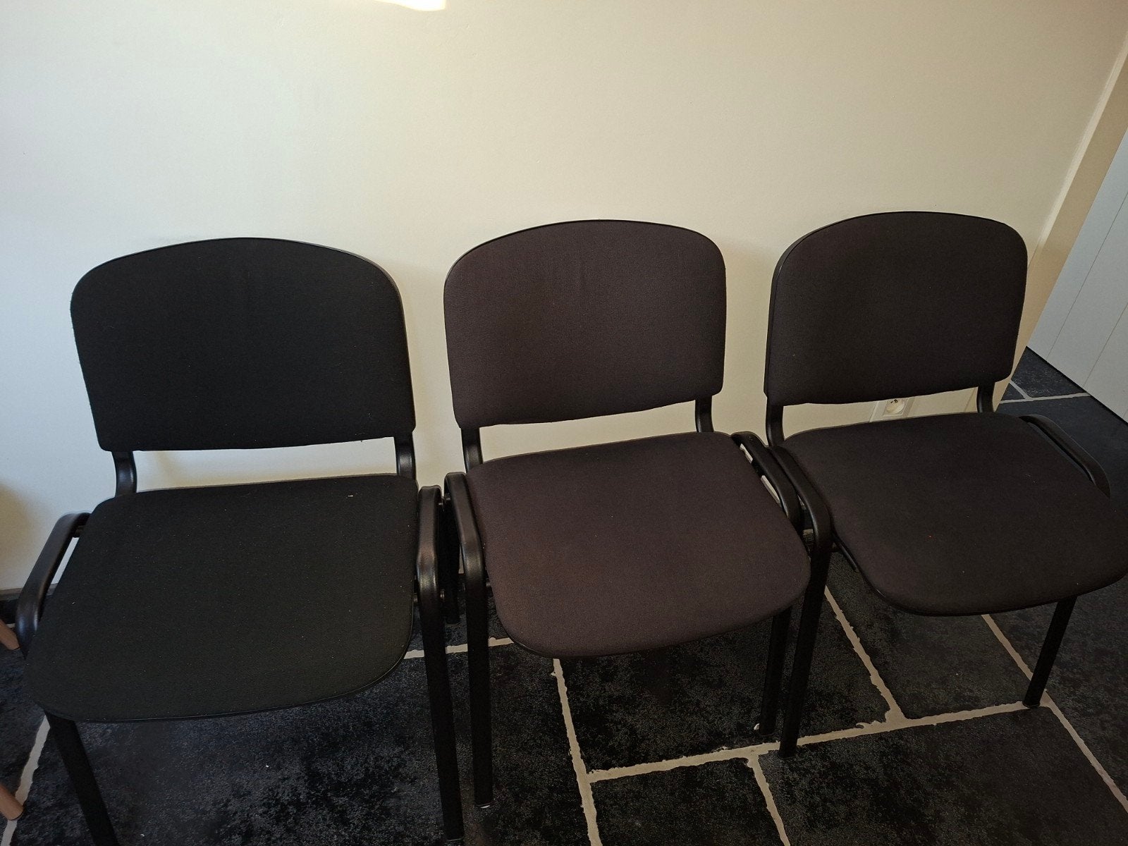 3 stapelbare vergader/wachtzaalstoelen, Ophalen, Gebruikt, Metaal
