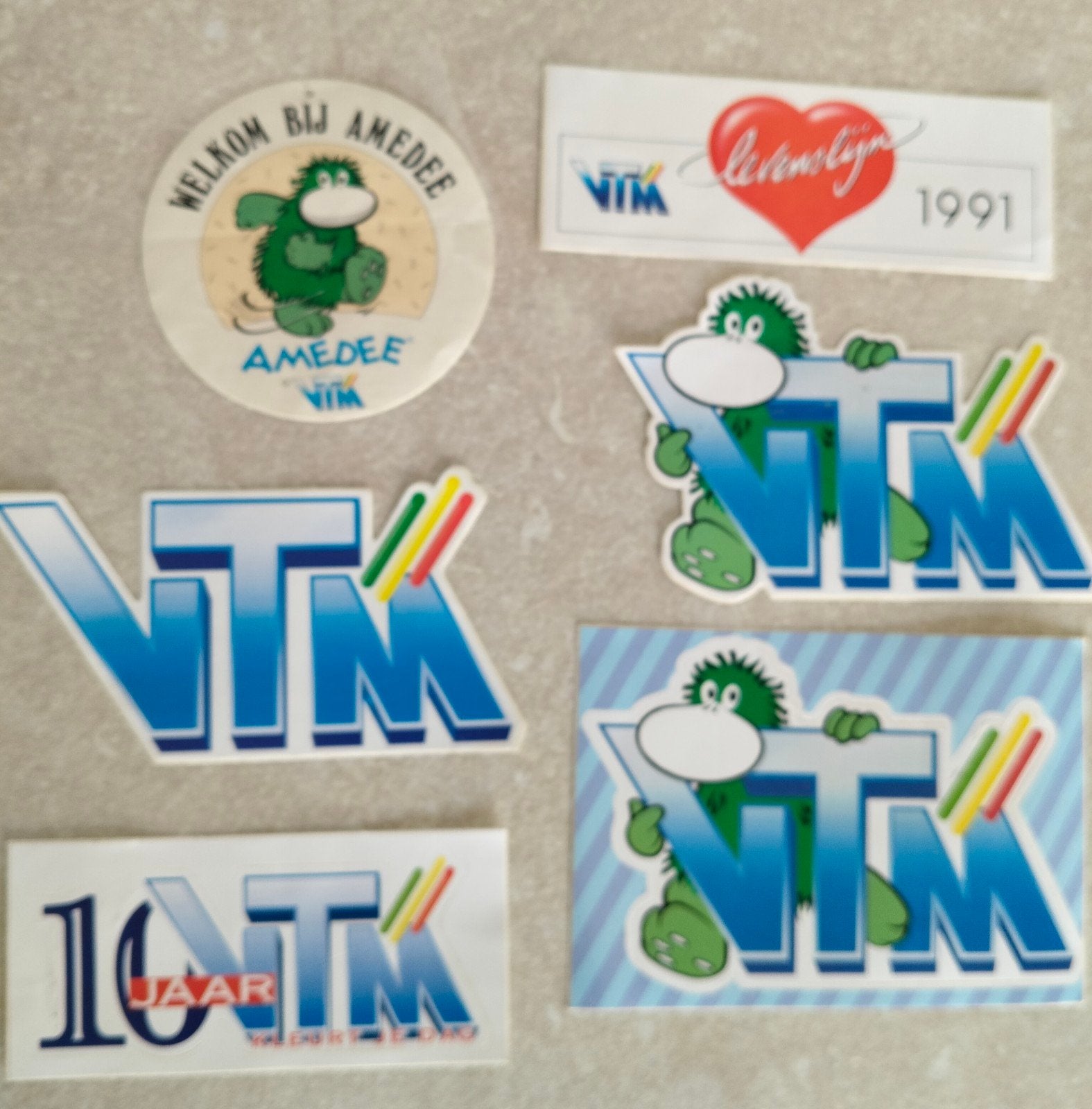 6 vintage oude stickers VTM, Ophalen of Verzenden