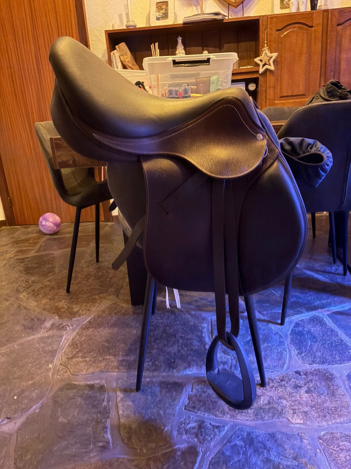 Selle antares 18 p arnaque passer votre chemin je connais !!, Animaux & Accessoires, Enlèvement, Comme neuf