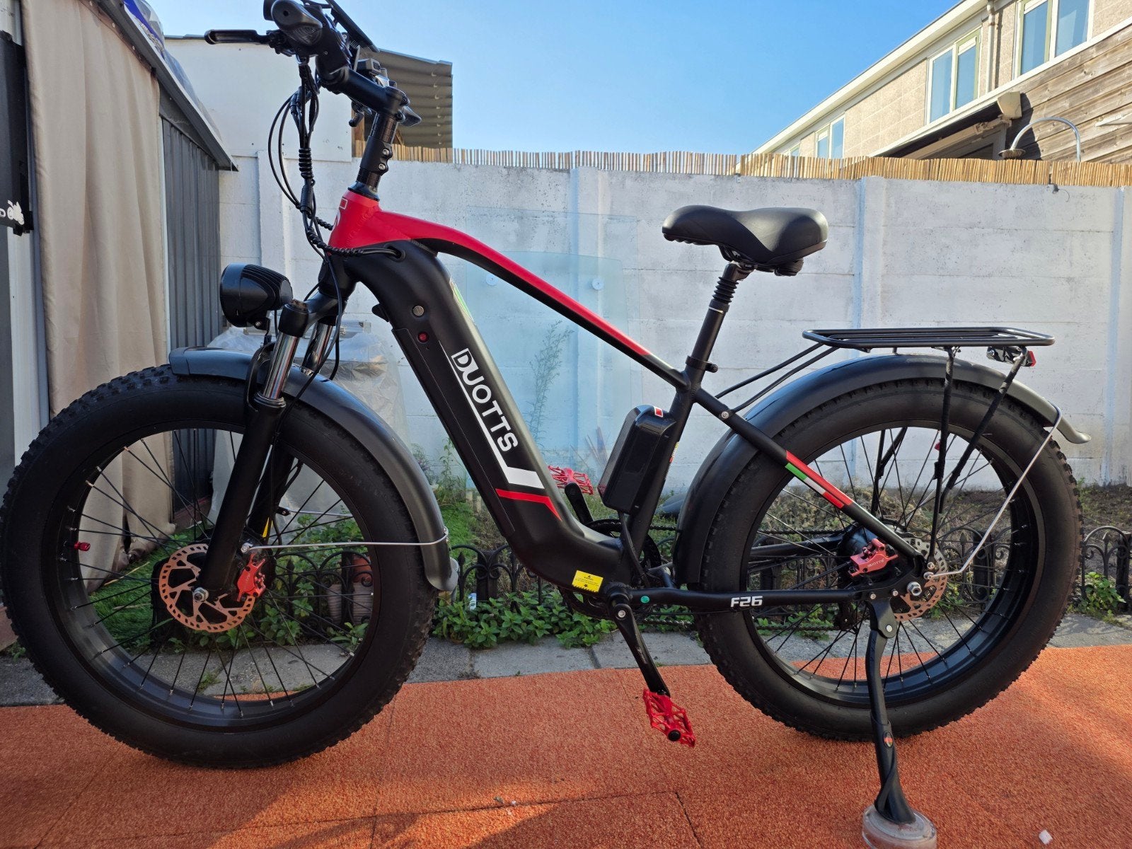 Duotts F26 avec design Ducati. Moteur double, Enlèvement ou Envoi, Comme neuf, Gazelle