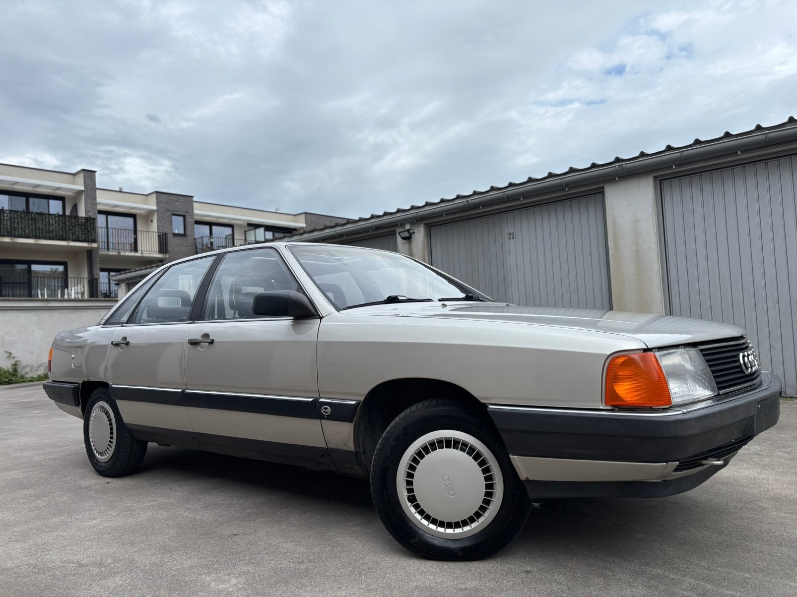 Audi 100 - 2.2 Essence - 197 000 Km - Homologuée, Argent ou Gris, Achat, Boîte manuelle, Bleu