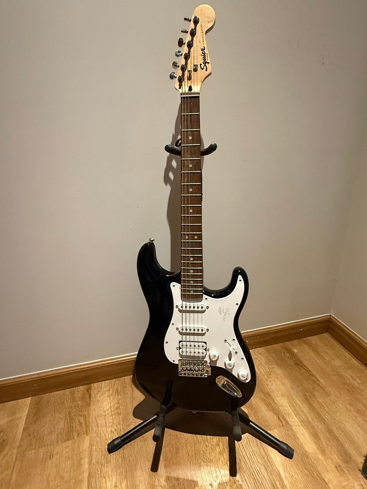 Electrische gitaar, versterker en toebehoren., Muziek en Instrumenten, Ophalen, Zo goed als nieuw