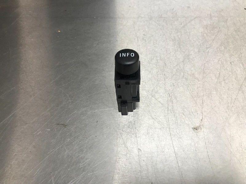 SCHAKELAAR Mitsubishi ASX (01-2010/03-2023), Auto-onderdelen, Gebruikt, Mitsubishi