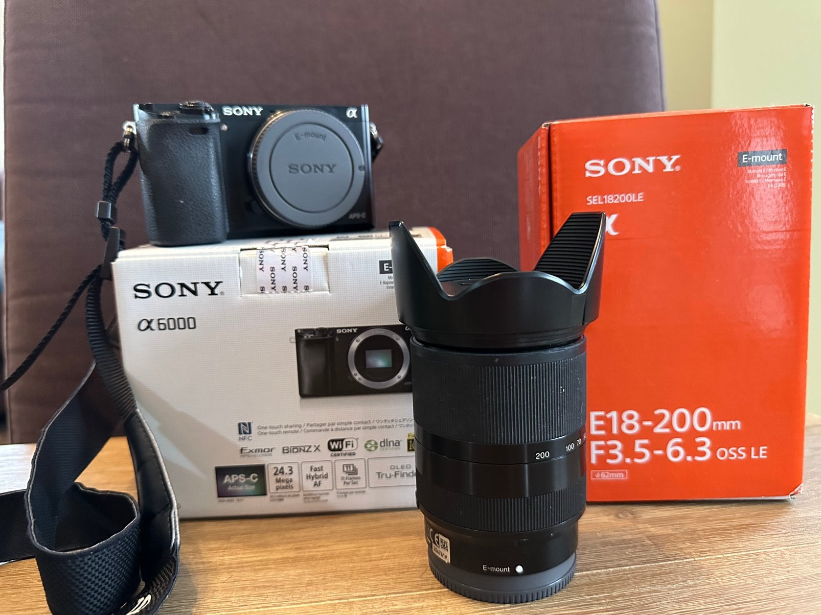 Sony Alpha a6000 + Sony E 18-200mm f/3.5-6.3 OSS, Audio, Tv en Foto, Fotocamera's Digitaal, Ophalen, Gebruikt, Compact, Sony