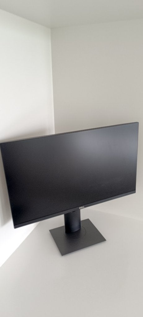 Dell 24 inch kantelbare monitor & usb hub (nieuwstaat), Computers en Software, Monitoren, Ophalen, Draaibaar, Zo goed als nieuw