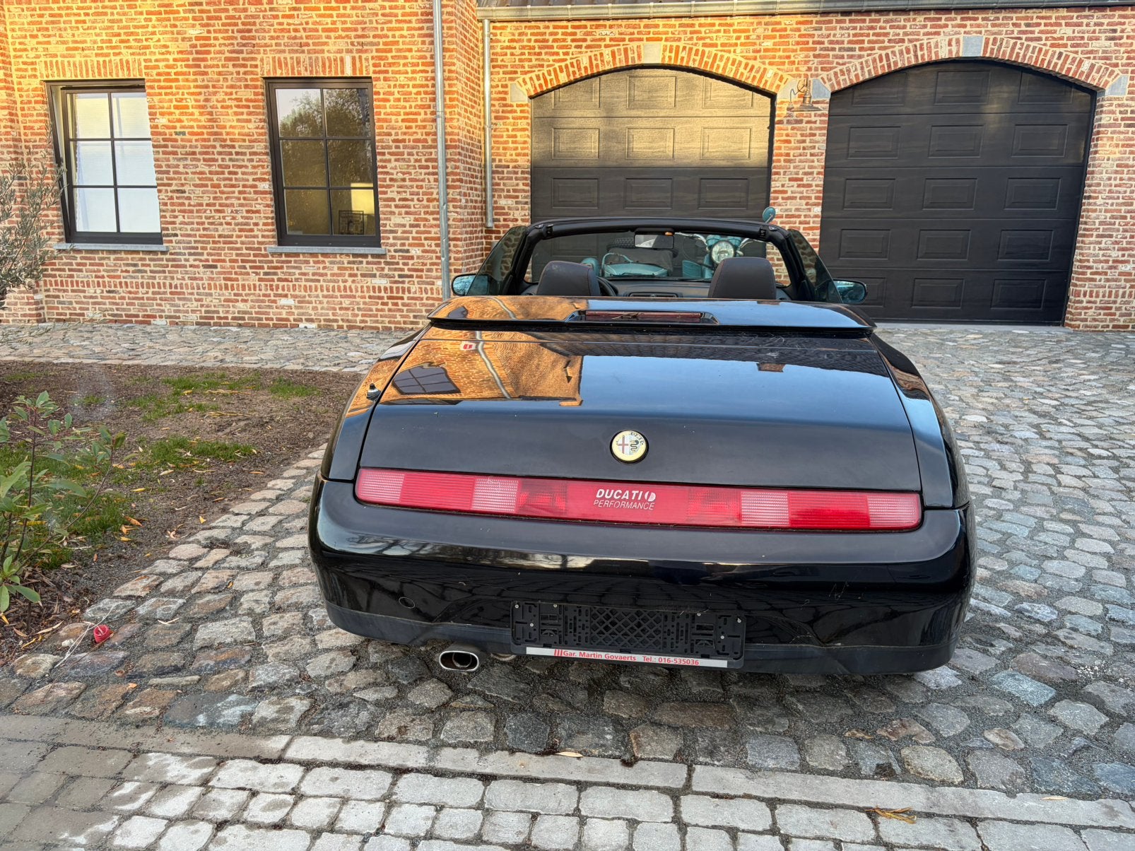 Presque ancêtre  Alfa Romeo spider 916 0488251461, Auto's, Zwart, Cabriolet, Spider, Zwart
