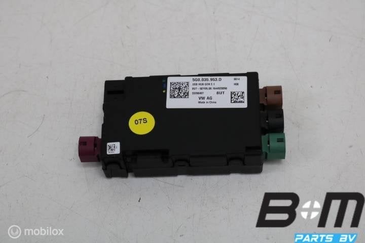 USB hub met spanningsomvormer VW Golf 7 5G0035953D, Gebruikt