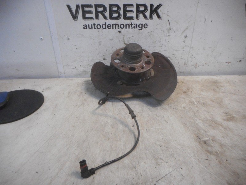 WIELNAAF LINKS VOOR Mercedes-Benz C (W203) (20900), Gebruikt, Mercedes-Benz, Dialog.mb@mercedes-benz.com, Mercedes-Benz AG