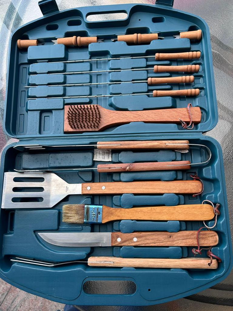 Barbecueset in koffer 16-delig, Tuin en Terras, Barbecue-accessoires, Ophalen, Zo goed als nieuw
