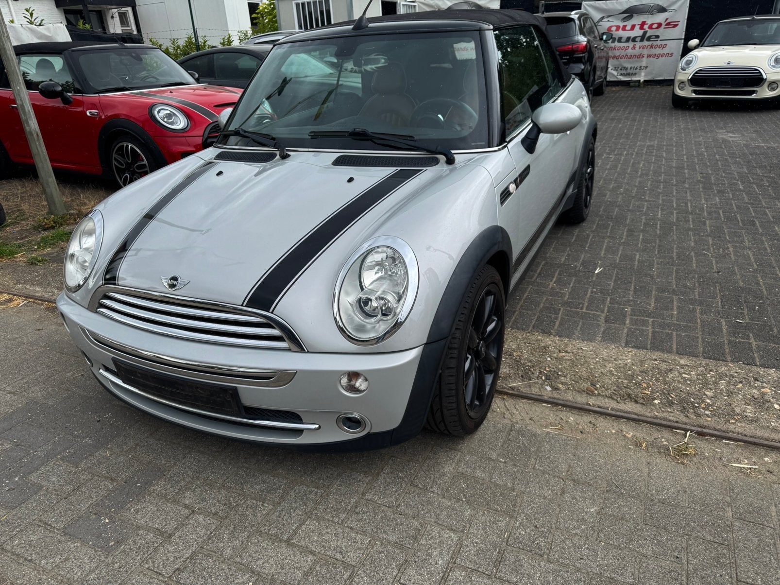 Mini cooper cabrio side walk, Autos, Cuir, Argent ou Gris, Achat, Entreprise