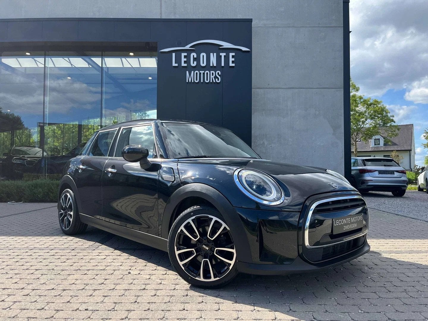 MINI Cooper Mini 1.5A Cooper Virtual/LED/Carplay/Navigatie, Stof, Gebruikt, 136 pk, Zwart