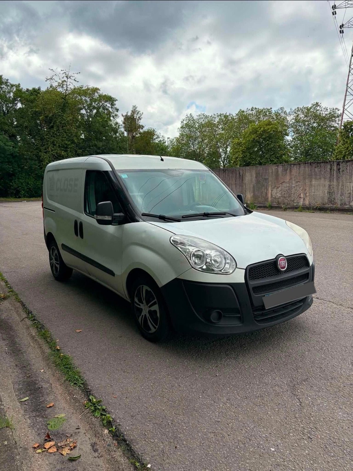 Fiat doblo 1.6 Td prêt à immatriculer, Autos, Euro 5, Entreprise, 2 places, Boîte manuelle