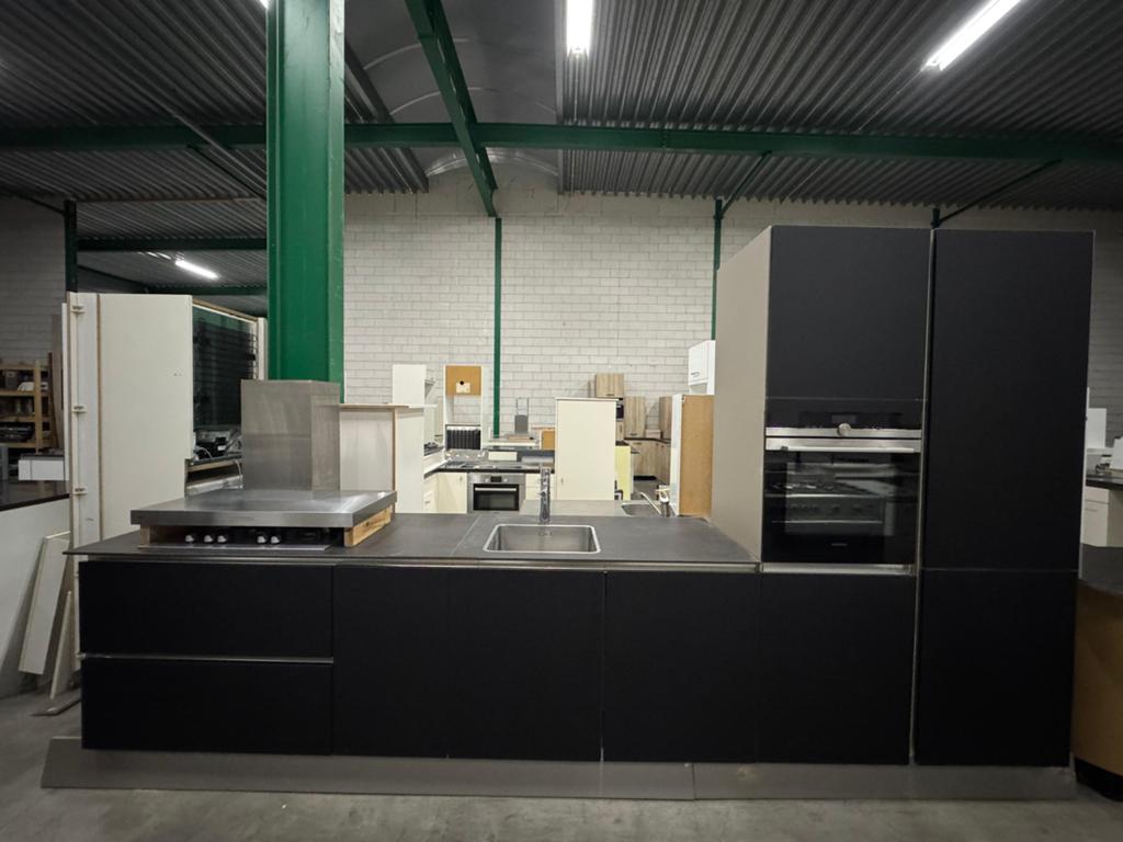 Nette Rechte Keuken Mat Zwart + Apparatuur + GEDEMONTEERD, Huis en Inrichting, Ophalen of Verzenden, Zwart, Composiet, Greeploos