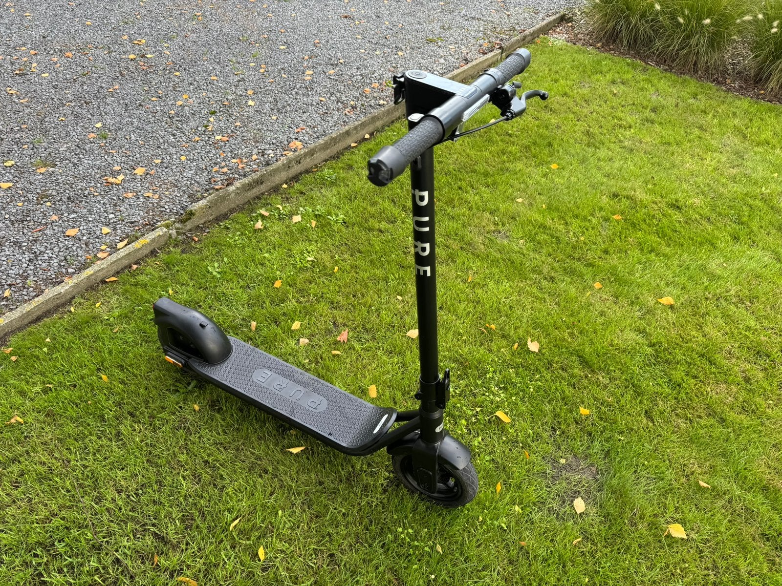 Elektrische step Pure in topstaat, Ophalen, Zo goed als nieuw, Elektrische step (E-scooter)