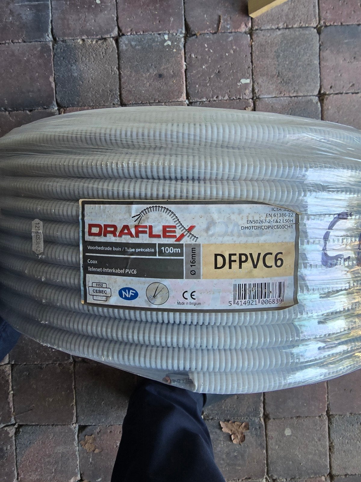 Preflex 16mm met Drafle DFPVC6 coaxkabel (Telenet), Doe-het-zelf en Bouw, Ophalen