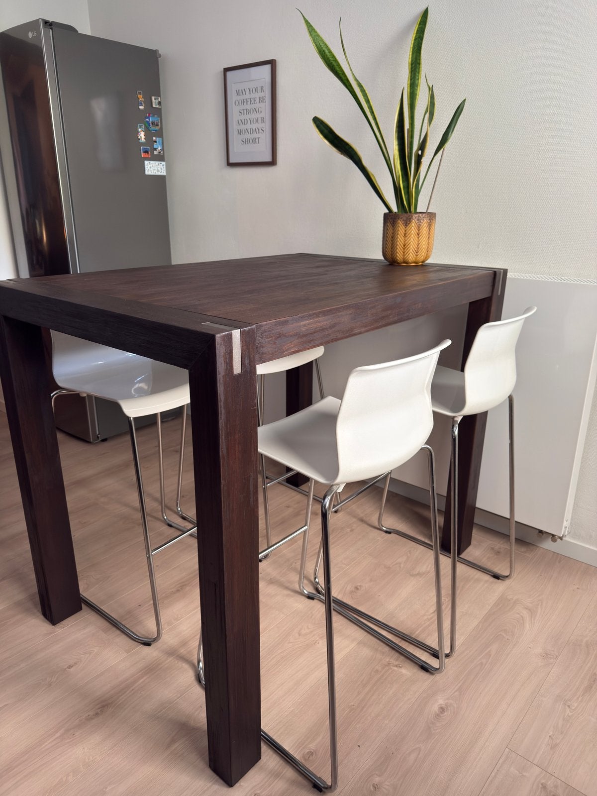 Henders & Hazel bartafel met 4 barkrukken – Massief hout, Ophalen, Zo goed als nieuw