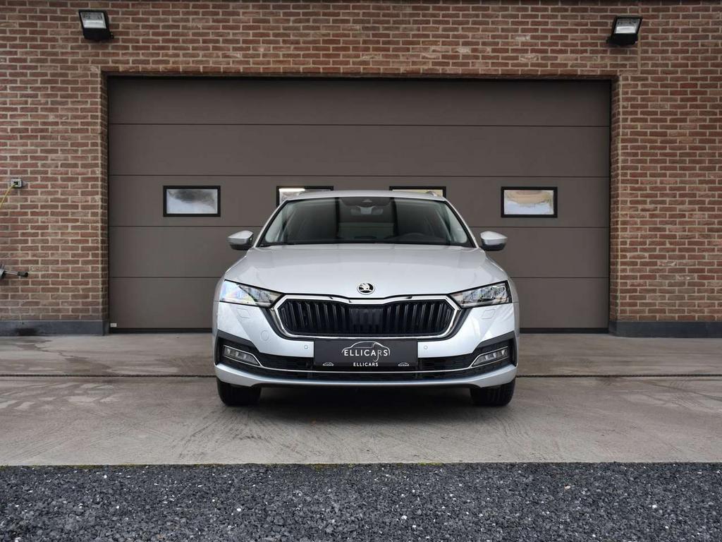 Skoda Octavia SW 1.0 TSI DSG CORPORATE / CARPLAY / LED / CAM, Zwart, 0 kg, Bedrijf, 5 deurs
