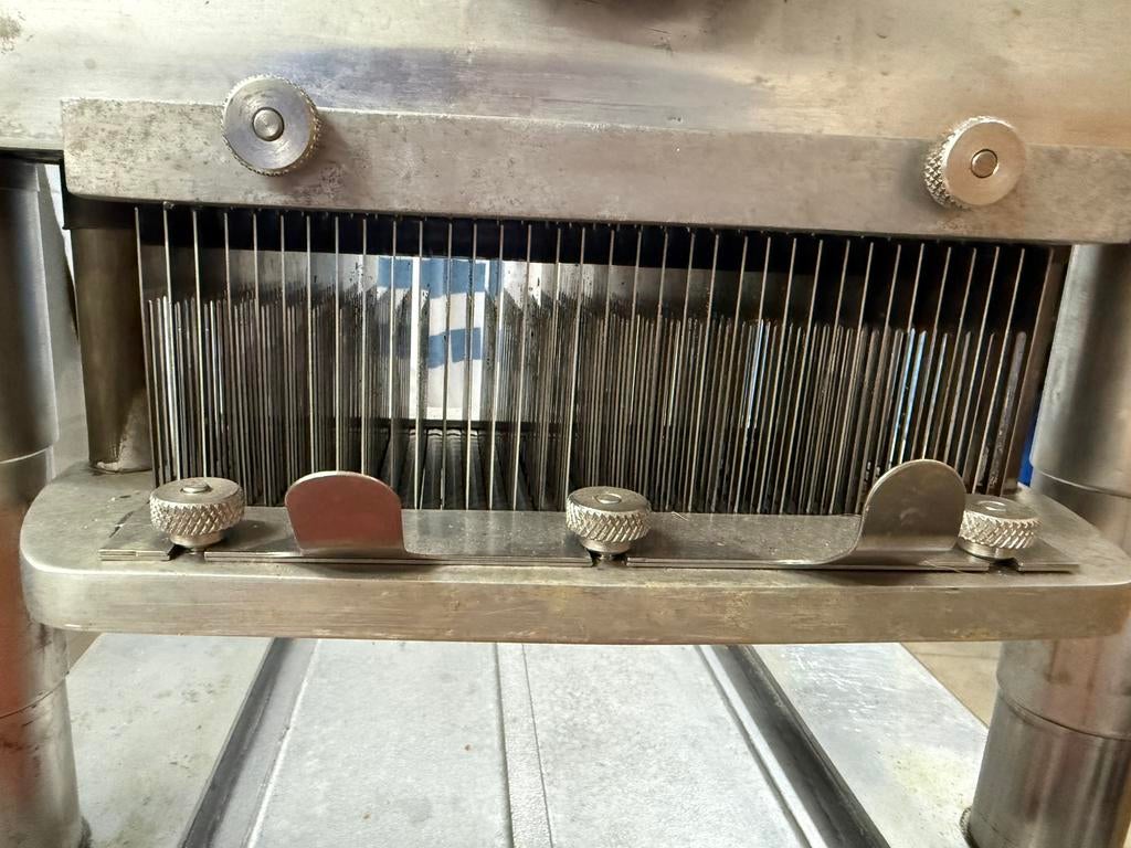 Attendrisseur/machine à piquer la viande, Enlèvement, Utilisé, Boulangerie et Boucherie