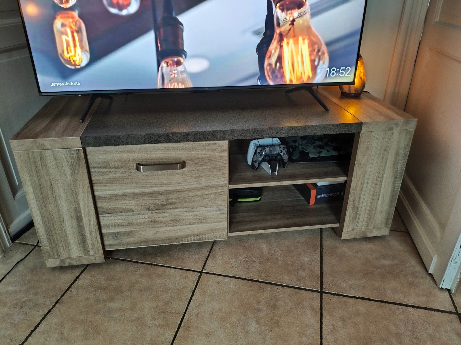 tv kast, Ophalen