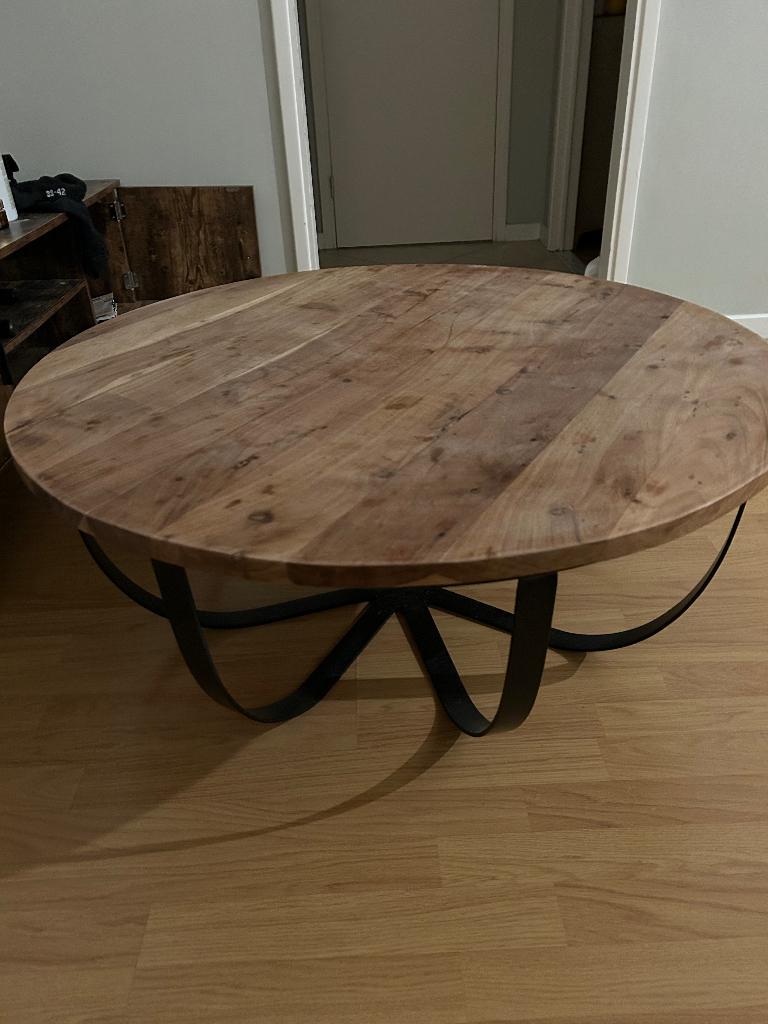 Table ronde en bois solide, Enlèvement
