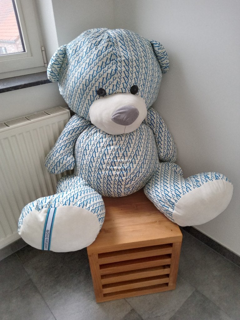 Christian Dior Grote knuffelbeer, Kinderen en Baby's, Speelgoed | Knuffels en Pluche, Ophalen, Overige karakters, Beer, Zo goed als nieuw