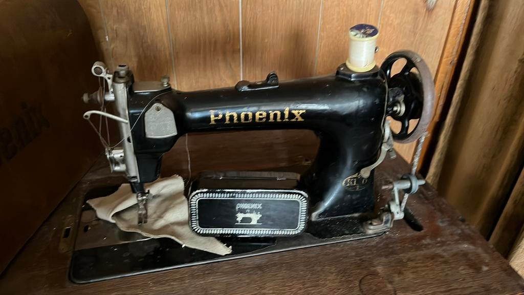 Naaimachine Phoenix, Enlèvement