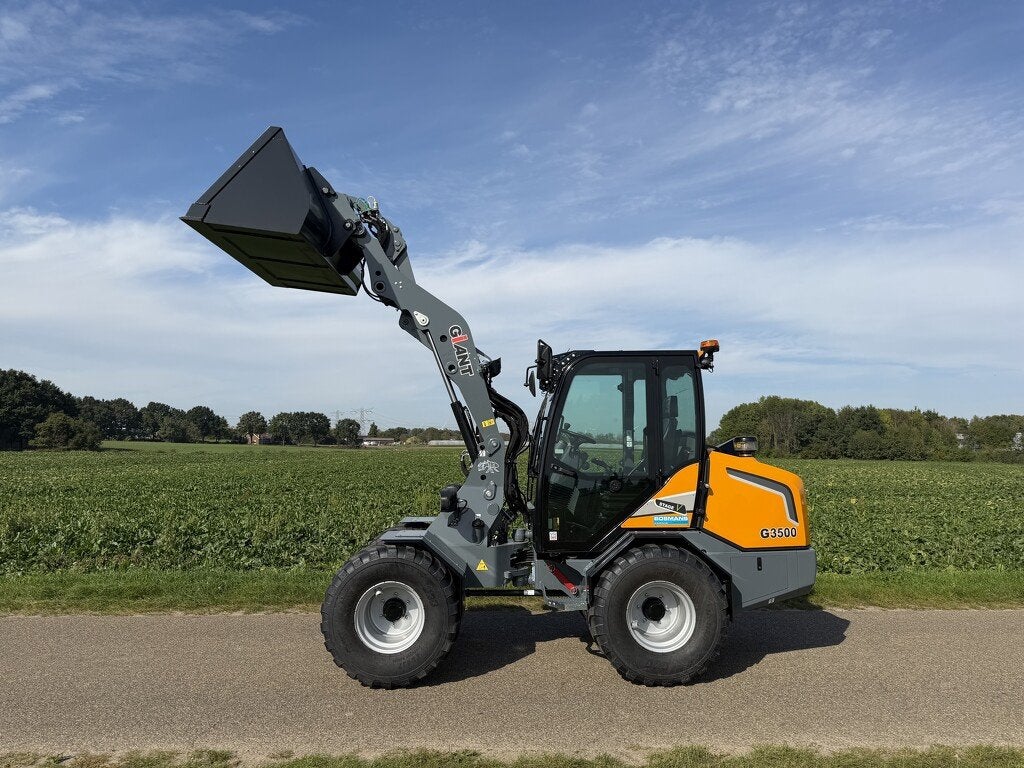 Giant G3500 shovel 2026 77 uur DEMO €899 LEASE, Tobroco, Info@tobroco.nl, Sprendlingenstraat 57
5061 KM  Oisterwijk, Wiellader of Shovel