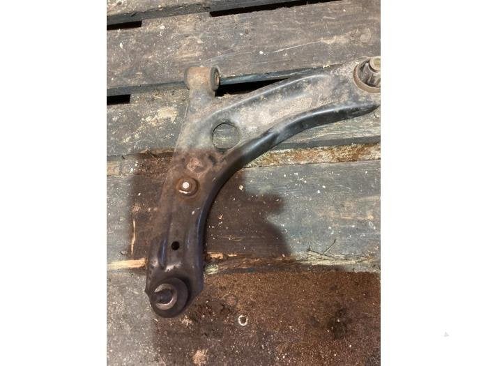 Bras de suspension avant gauche d'un Citroen C1, -, 3 mois de garantie, Utilisé, -