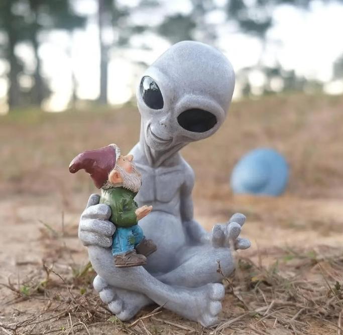 Belle statue de jardin extraterrestre avec lutin (16 cm)