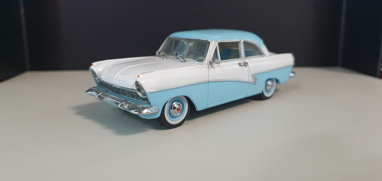 1/43 Ford Taunus 17m 1957 (nr. 1563), Enlèvement ou Envoi