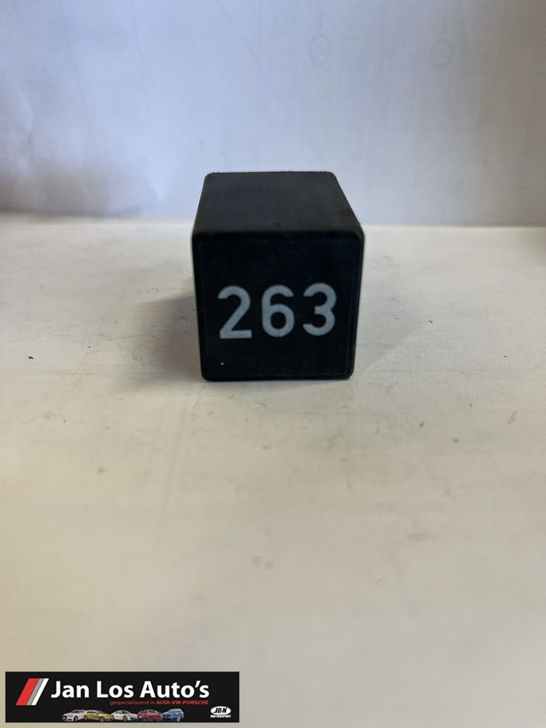 Brandstofpomp relais 263 Audi VW 443907385F, -, Utilisé, -, -