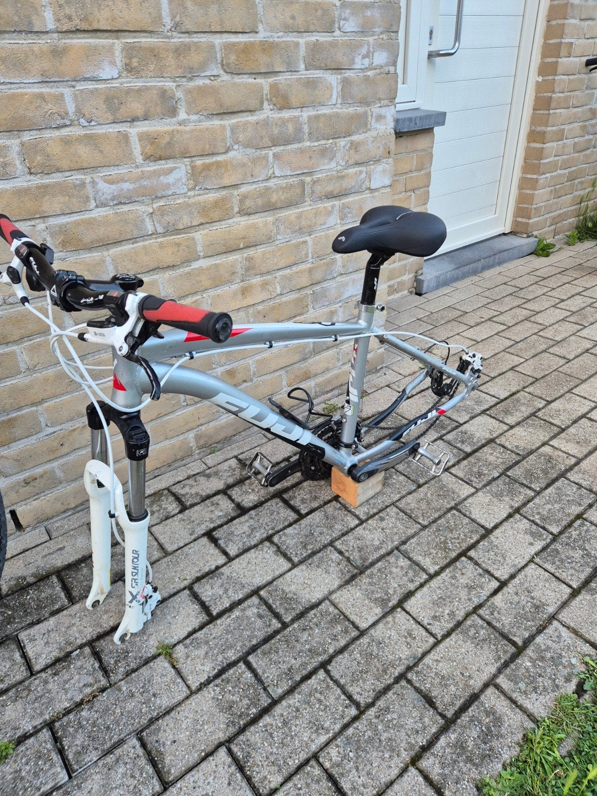 fuji frame plus band, Vélos & Vélomoteurs, Moins de 10 vitesses, Comme neuf, Enlèvement, Frein à disque