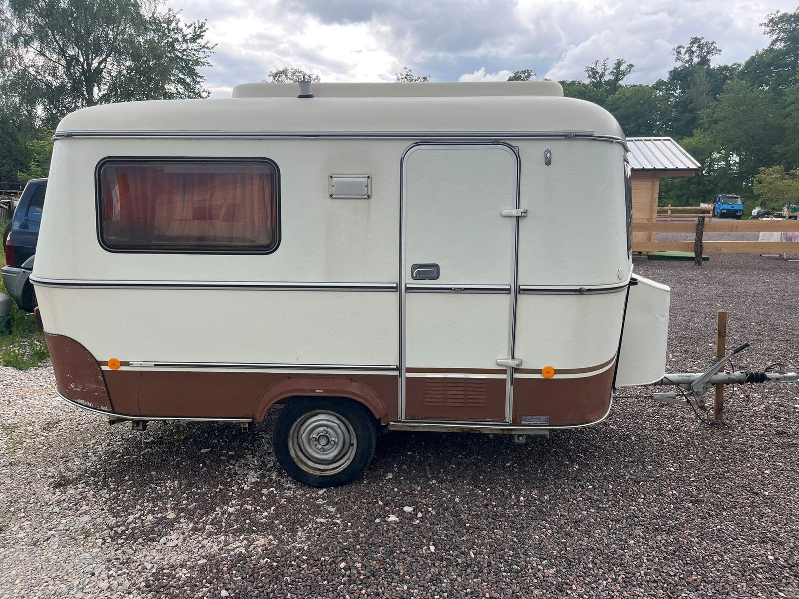 Caravan ERIBA FAMILIA Touring 690kg keuring verzekering vrij, Caravans en Kamperen, Hefdak, Particulier, Eriba